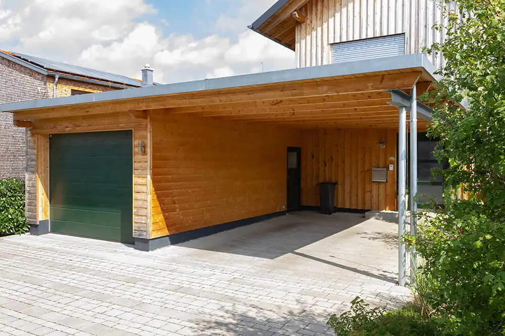 Carport aus Holz und modern