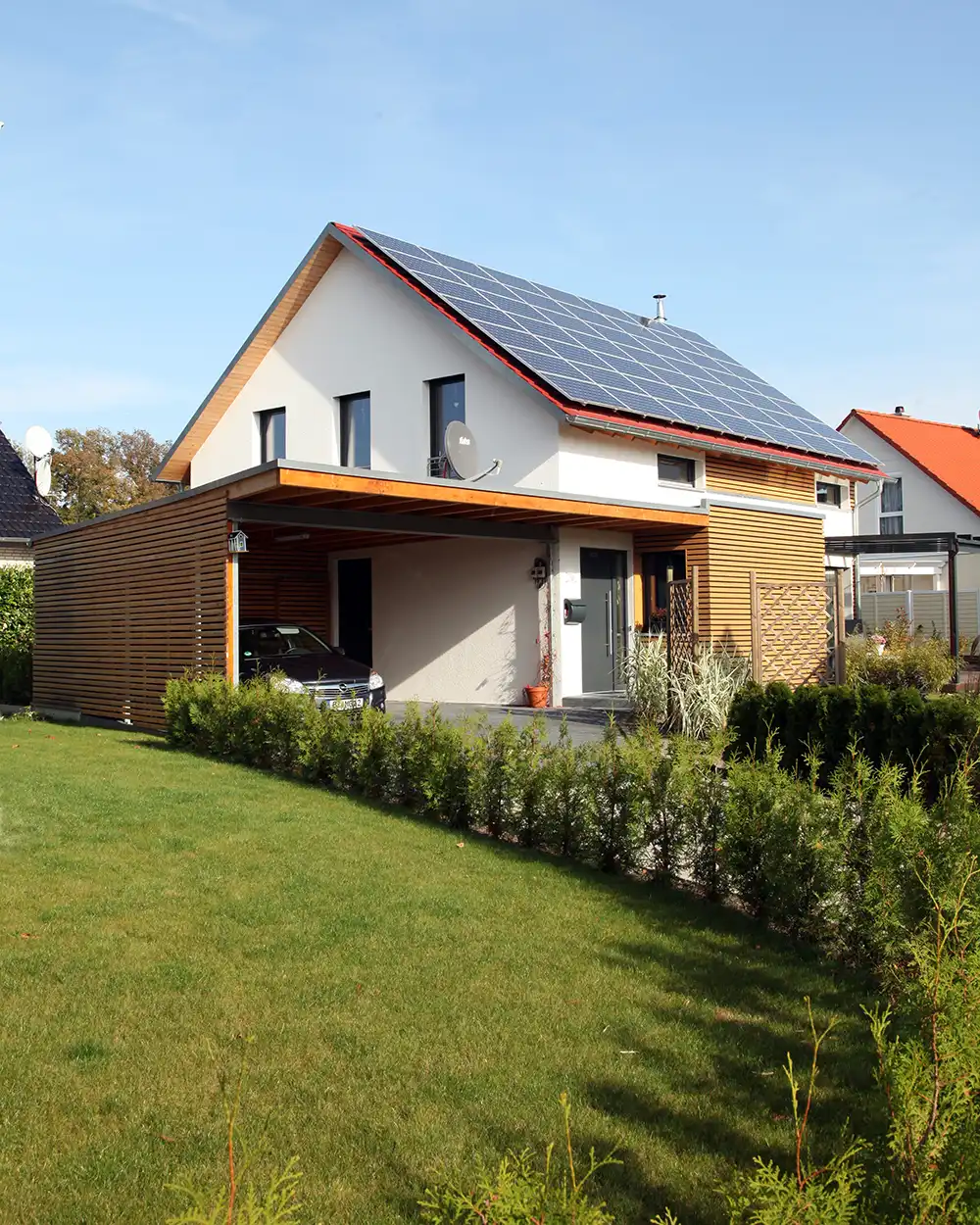 Einfamilienhaus Carport Solaranlage EnergieHaus modern Carport